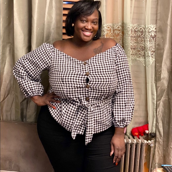 Meet your Posher, Tabitha - Picture 2 of 3